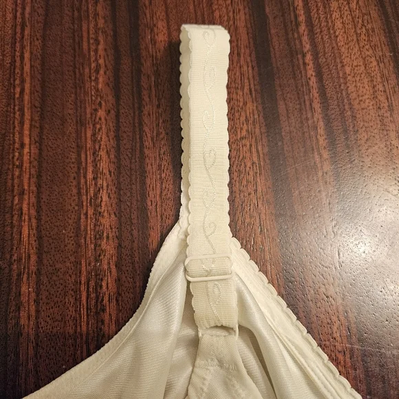 Wacoal 857109 Simple Shaping Minimizer Bra Size 42D White EUC - Picture 9 of 11